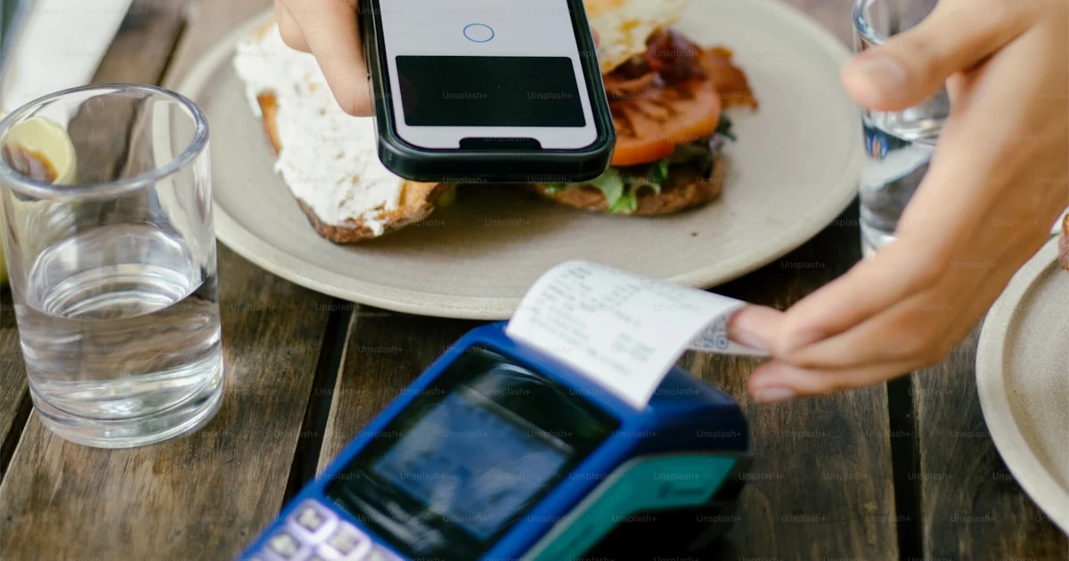 دليل اختيار نظام نقاط البيع (POS) للمطاعم والمتاجر في السعودية